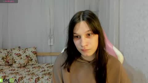 Snapshot of jennifer_broccoli chatting on 08/05/26, 05:27 Jeni online show from 08/05/26, 05:27