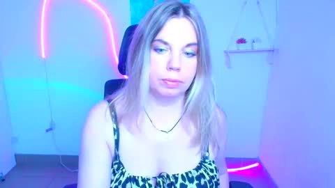 Jennifer online show from 04/18/26, 12:09