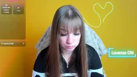 Jennifer online show from 11/03/25, 06:36