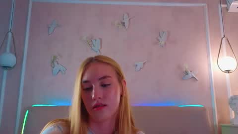 Snapshot of jennifercamprell chatting on 04/15/26, 07:10 jennifercamprell online show from 04/15/26, 07:10