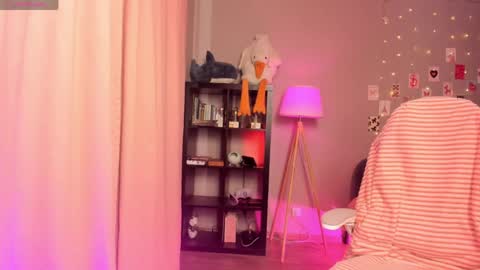 jenniferka online show from 05/06/26, 05:51