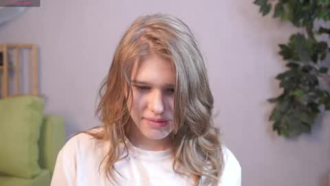Sofia  online show from 05/06/26, 07:35