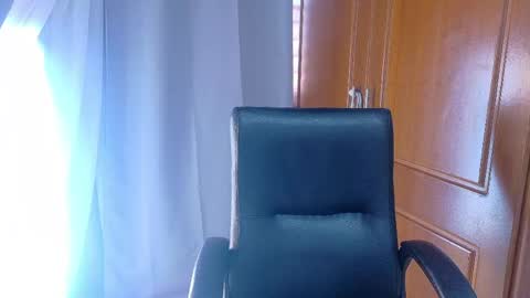 Jennifer vega  online show from 04/18/26, 09:04