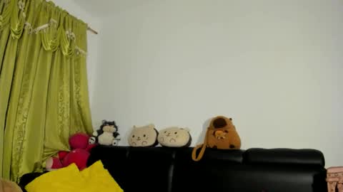 jenniifer_t online show from 04/18/26, 05:11