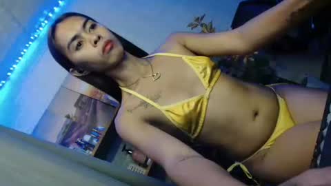 Snapshot of jenny20_xxx chatting on 05/19/26, 10:38 PRETTY JENNY online show from 05/19/26, 10:38