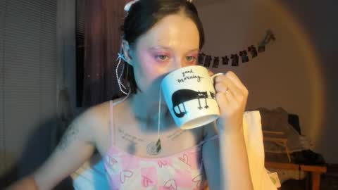 Jennifer Jenny Darling   online show from 12/03/25, 07:34