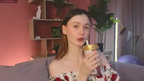 Snapshot of jennyfer_me chatting on 05/10/26, 12:32 jennyfer_me online show from 05/10/26, 12:32