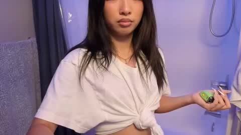 Snapshot of jennytran07 chatting on 04/10/26, 11:53 Jenny Tran online show from 04/10/26, 11:53