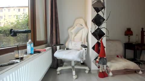 infamous blondiechloe.             Jennyjennywildd online show from 10/24/25, 02:13