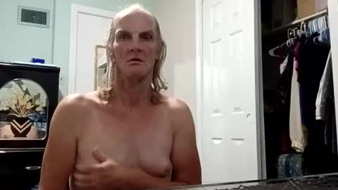 Snapshot of jennywomacks chatting on 07/15/26, 05:02 jennywomacks online show from 07/15/26, 05:02