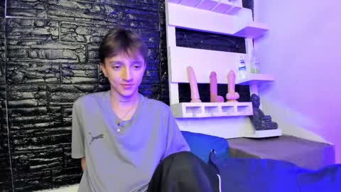 jero independent model online show from 02/20/25, 06:17