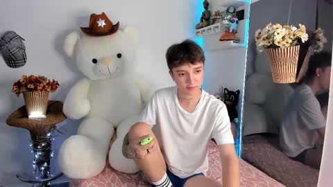 jero independent model online show from 03/06/26, 08:22