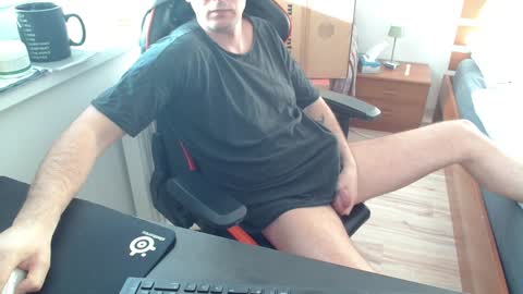 Snapshot of jerklove1006 chatting on 01/13/25, 12:45 Boy likes daddies online show from 01/13/25, 12:45