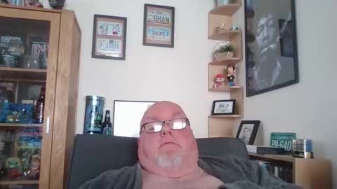 Snapshot of jerseyhammer01 chatting on 05/05/26, 08:11 Harry online show from 05/05/26, 08:11