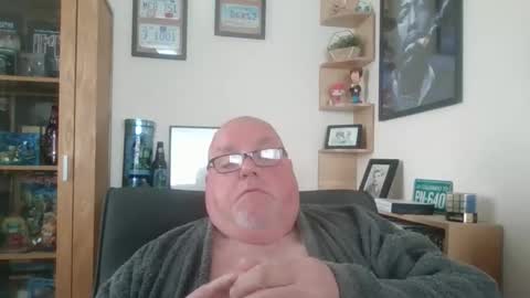 Snapshot of jerseyhammer01 chatting on 05/11/26, 10:10 Harry online show from 05/11/26, 10:10
