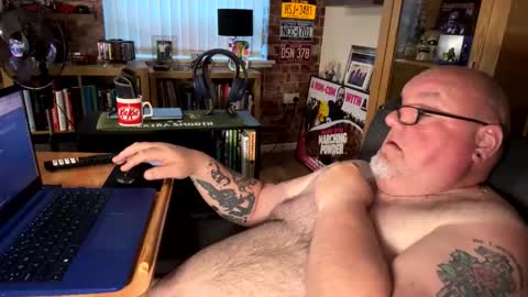Snapshot of jerseyhammer01 chatting on 05/30/26, 08:17 Harry online show from 05/30/26, 08:17