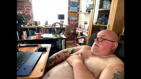Snapshot of jerseyhammer01 chatting on 06/01/26, 04:31 Harry online show from 06/01/26, 04:31