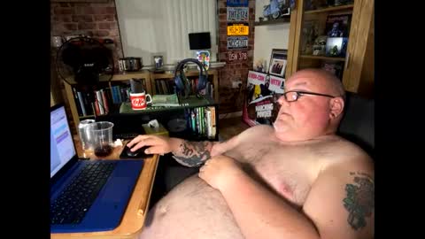 Snapshot of jerseyhammer01 chatting on 06/02/26, 10:56 Harry online show from 06/02/26, 10:56