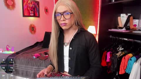 Jess online show from 10/10/25, 04:11
