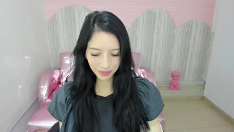 Snapshot of jess_a_ chatting on 12/18/24, 11:34 Jess online show from 12/18/24, 11:34