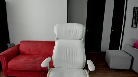 jess_rosse online show from 06/17/26, 03:46