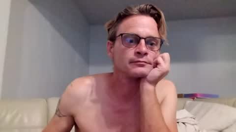 Snapshot of jesseburkle chatting on 07/08/26, 01:54 Jesse Burkle online show from 07/08/26, 01:54