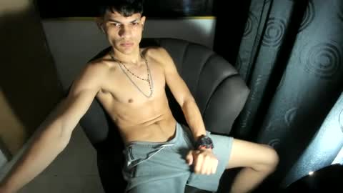 jesshot_bigcock online show from 06/19/26, 07:56