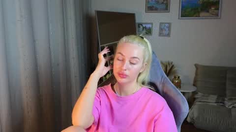 Snapshot of jessica_hanson chatting on 01/19/25, 05:37 Jessy online show from 01/19/25, 05:37