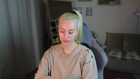 Snapshot of jessica_hanson chatting on 01/24/25, 06:14 Jessy online show from 01/24/25, 06:14