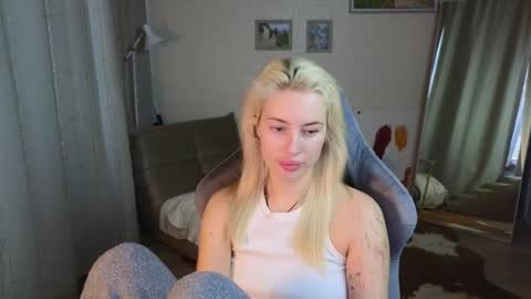 Snapshot of jessica_hanson chatting on 02/13/25, 06:30 Jessy online show from 02/13/25, 06:30