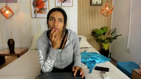 Jessica Pethersson  online show from 12/28/24, 12:03