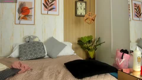 Jessica Pethersson  online show from 01/15/25, 05:58