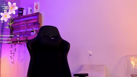 Jessica Pethersson  online show from 02/08/25, 03:00