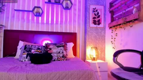 Jessica Pethersson  online show from 02/20/25, 05:40