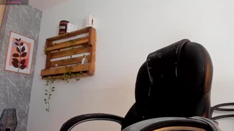 Jessica Pethersson  online show from 02/21/25, 05:42