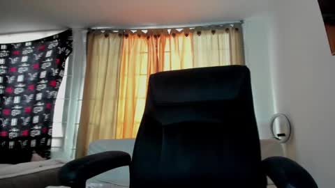 jessica_rabbit777_ online show from 02/16/25, 09:48