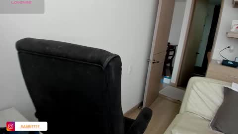 jessica_rabbit777_ online show from 11/26/25, 08:21