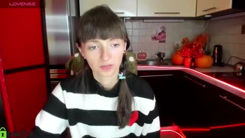 jessicaforris online show from 10/10/25, 07:07