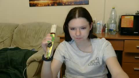 jessicaholland1 online show from 06/03/26, 07:08