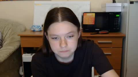 jessicaholland1 online show from 07/07/26, 06:34