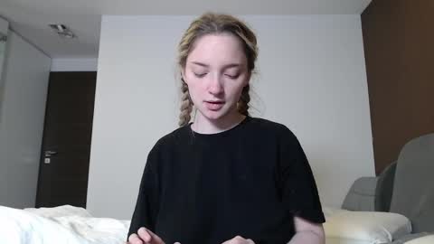 Snapshot of jessicahwinters chatting on 06/06/26, 12:27 Jessica online show from 06/06/26, 12:27