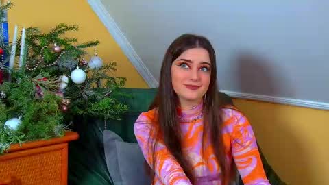 Jessica online show from 12/14/25, 07:29