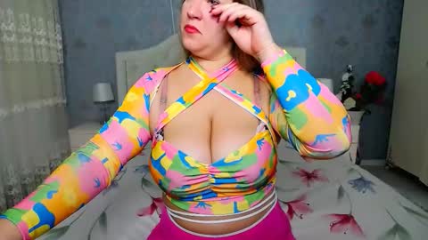 single mommy online show from 12/03/25, 05:04