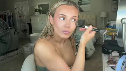 Jessica Parker online show from 09/17/25, 05:36