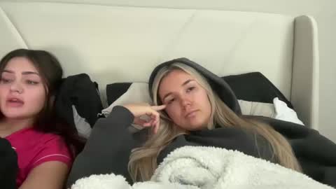 Jessica Parker online show from 10/14/25, 03:35