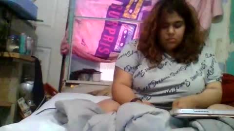 Snapshot of jessicarabbits4 chatting on 04/27/26, 12:30 dovedianna online show from 04/27/26, 12:30