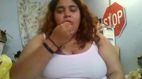 Snapshot of jessicarabbits4 chatting on 05/22/26, 06:46 dovedianna online show from 05/22/26, 06:46