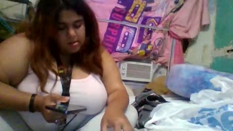 Snapshot of jessicarabbits4 chatting on 05/27/26, 01:02 dovedianna online show from 05/27/26, 01:02