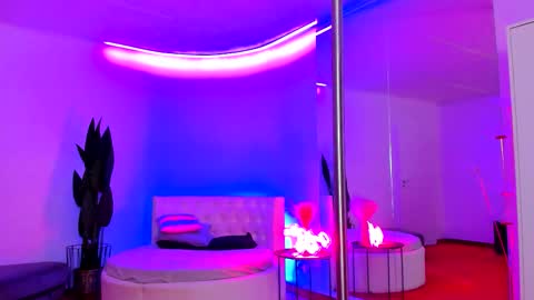 Jessy online show from 11/08/25, 07:12