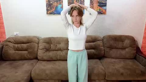 Hi my names Jessica online show from 07/08/26, 06:23